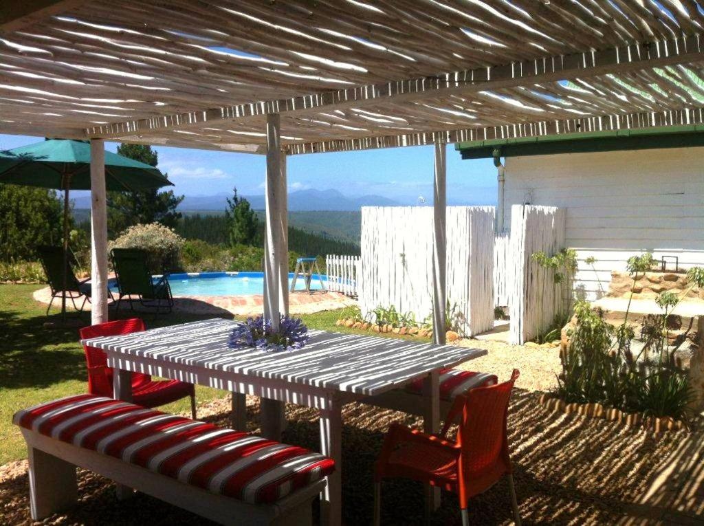 Отель Protea Wilds Retreat Harkerville Экстерьер фото